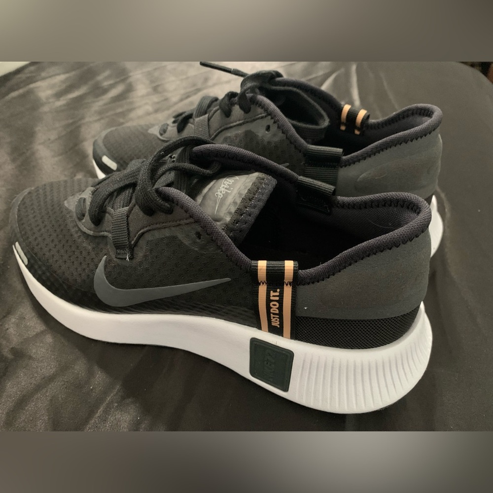 Black and White Nike Sneakers with comfort sole | Size 10.5 - Women’s Sneaker